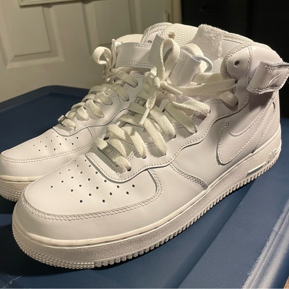 Nike Air Force 1 Mid White - Picture 4 of 5